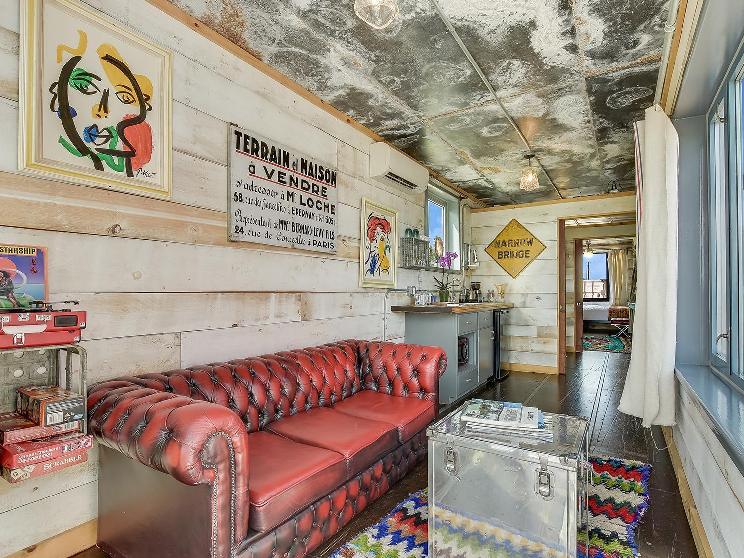 Flophouze Shipping Container Hotel Round Top Номер фото